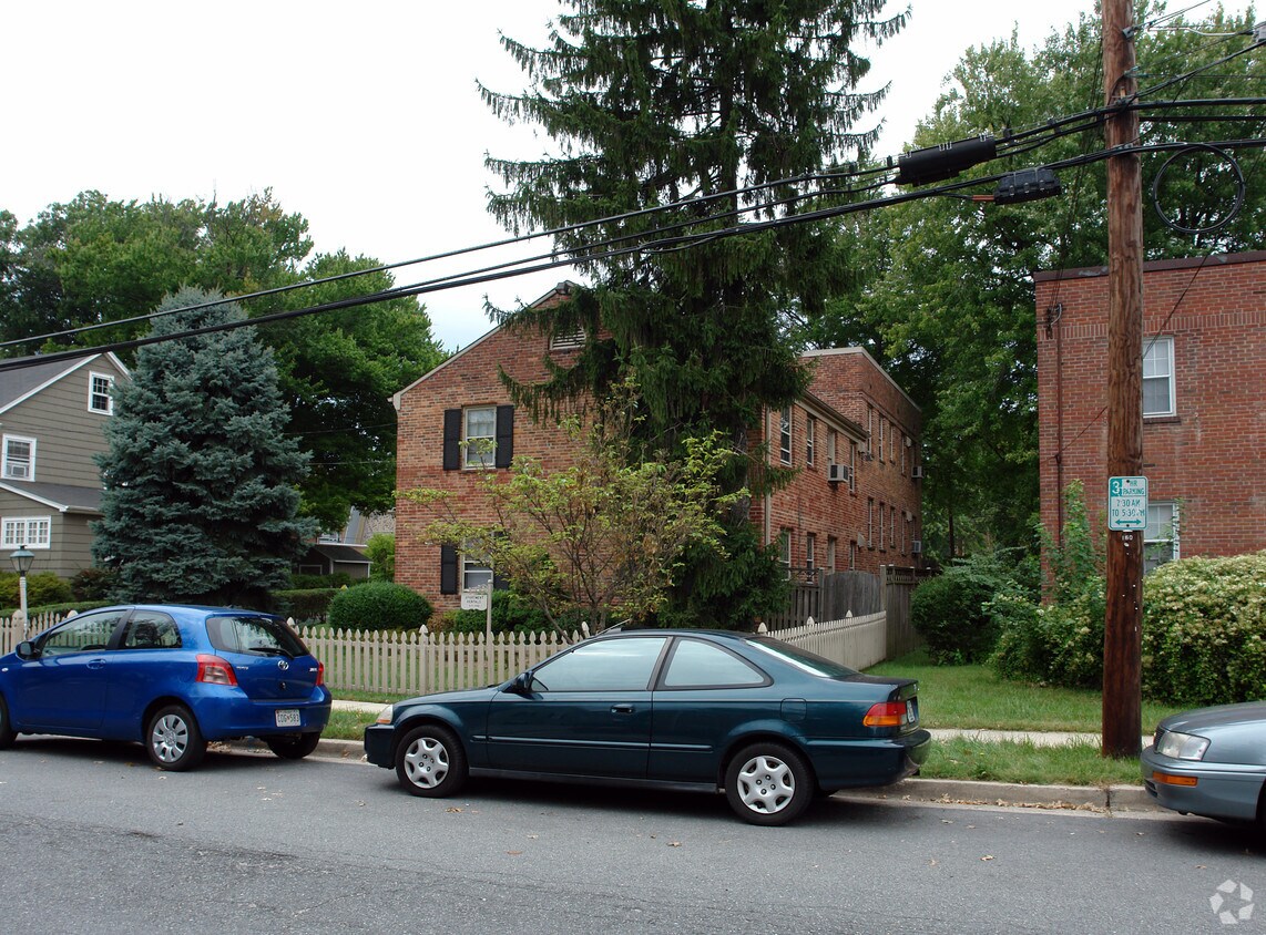 10410 Fawcett St, Kensington, MD 20895 Apartments in Kensington, MD