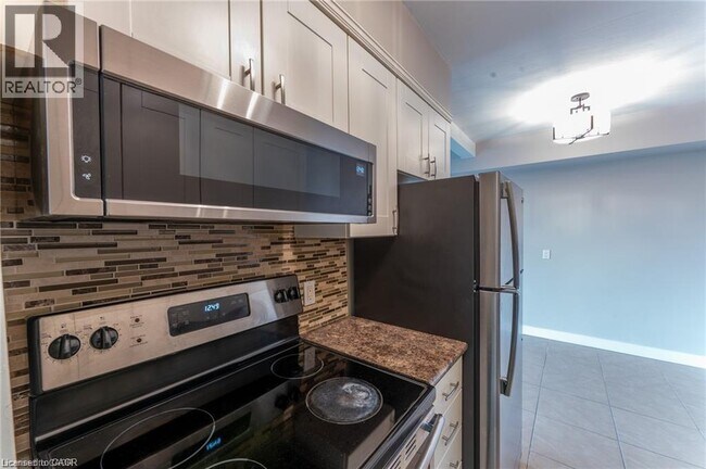 Building Photo - 326 Hunter St E