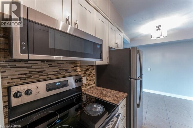 Photo du bâtiment - 326 Hunter St E