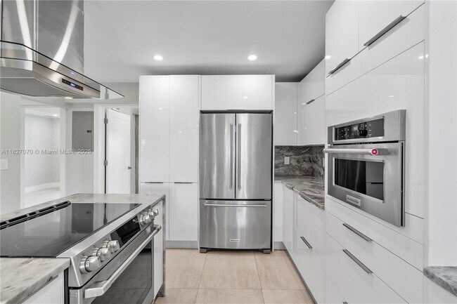 Foto del edificio - 2115 NE 37th Dr