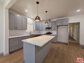 Building Photo - 2828 Leeward Ave