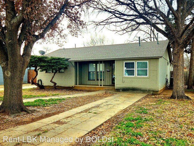 Foto del edificio - 5 br, 3 bath House - 2813 32nd Street