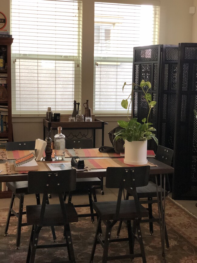 sumptuous dining room - 1558 Clement Ave