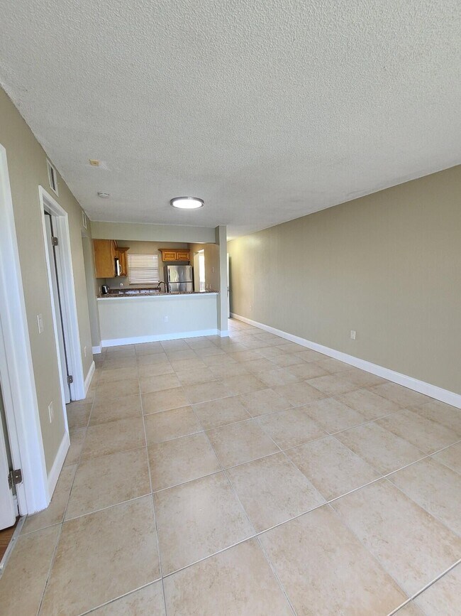 Foto del edificio - 1520 Lake Crystal Dr