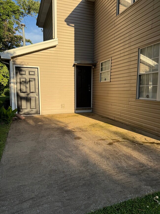 Foto del edificio - 8611 Leatherwood Trl