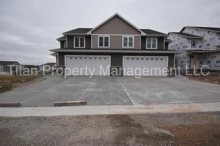 Primary Photo - 4 Bedroom Luxury Town Home