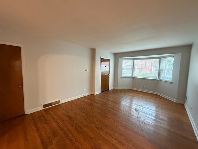 Foto del edificio - 312 E 83rd St