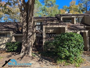 Building Photo - 4100-4105 Five Oaks Dr