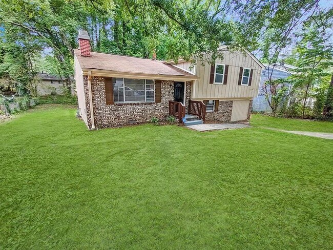 Foto del edificio - 6675 Cedar Hurst Trail