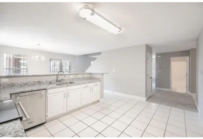 Foto del edificio - 10220 Teal Rd SW