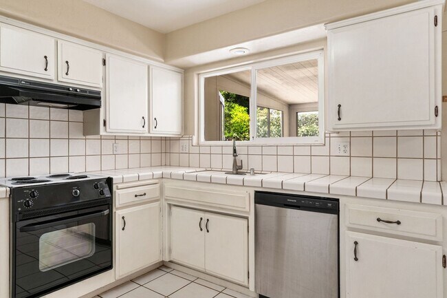 Foto del edificio - 6805 Lafayette Way