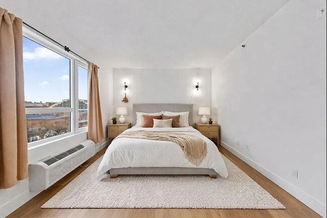 Building Photo - 1042 President St