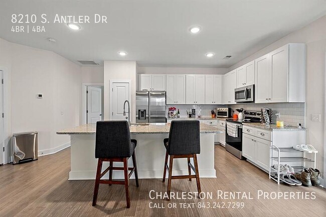 Building Photo - 8210 S Antler Dr