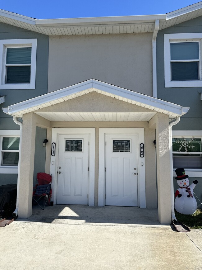 Foto del edificio - NEW YEAR MOVE IN SPECIAL! Charming 2 bedroom blending style and functionality