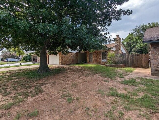 Building Photo - 2116 Oakvista Cir