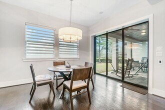 Building Photo - 139 Gildwood Pl