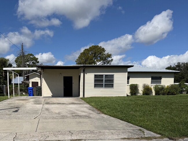 Building Photo - Adorable 4 bedroom 2 bath home in Central Lakeland with NO HOA