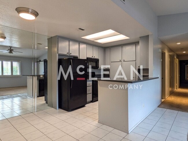 Building Photo - Three Bedroom in Cathedral City w/ Communi...
