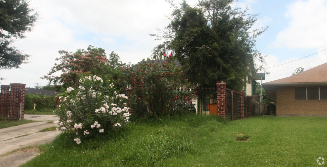 456 W Roosevelt St, Baton Rouge, LA 70802 Apartments in Baton Rouge