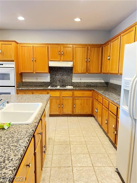 Primary Photo - 3030 Parchment Ct