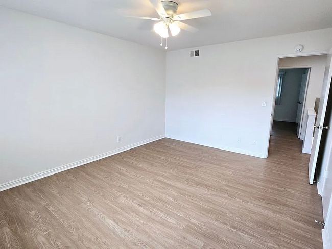 Building Photo - 2717 S Baker St