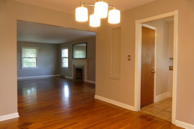 Building Photo - 2265 Ogontz Ave