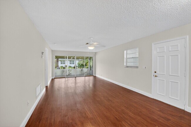 Foto del edificio - 801 Meadowlark Ln