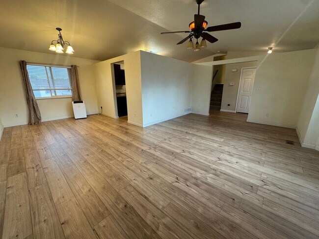 Foto del edificio - 7126 Oxmoor Ln