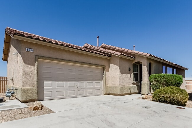 Foto del edificio - 548 Bayo Canyon Ct