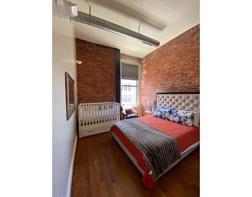 Building Photo - 125 B St