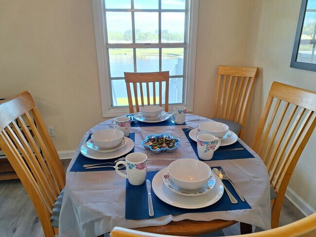 Foto del edificio - 4856 Snook Drive Southeast, Unit E