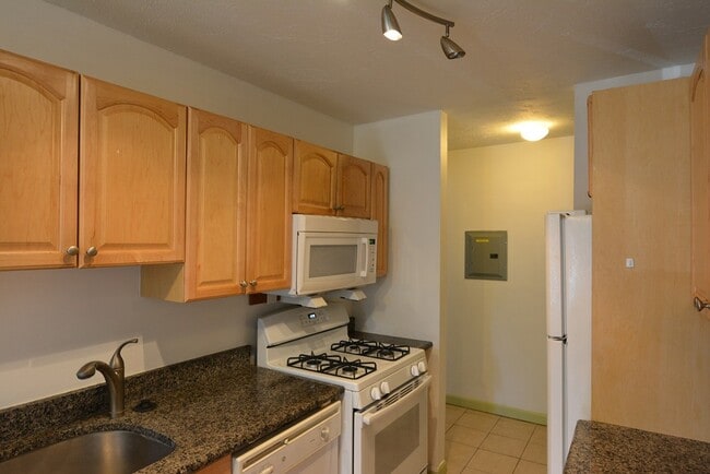 Building Photo - 36 Shrewsbury Green Dr