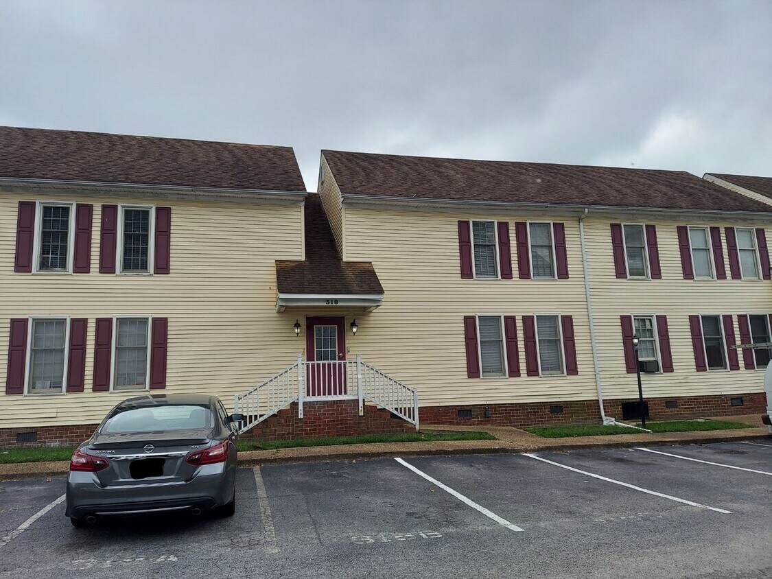 Primary Photo - 1 BED 1 BATH CONDO