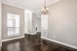 Building Photo - 5001 Lamonte Ln