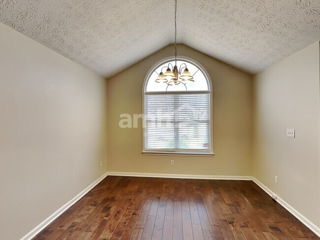 Foto del edificio - 3840 Kirkwood Run