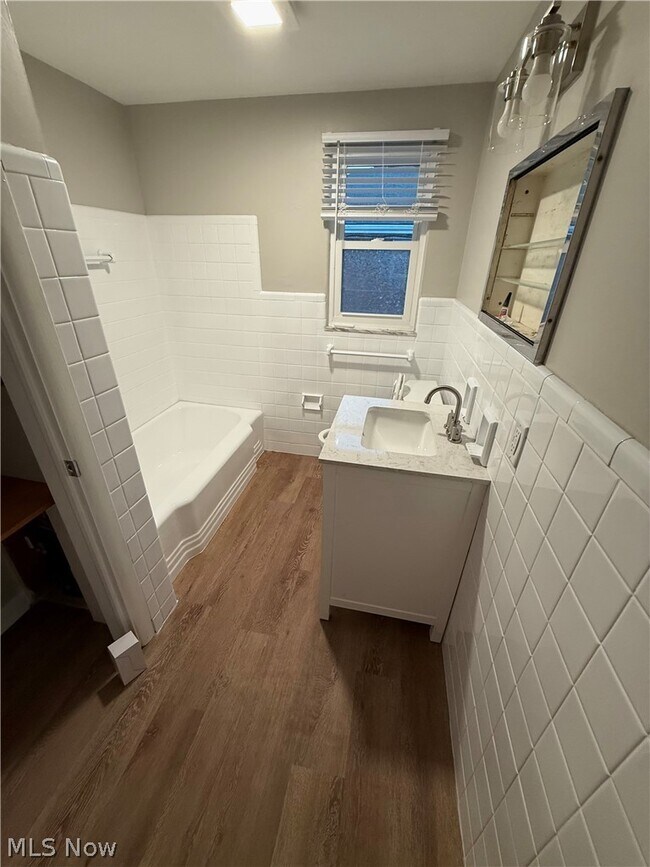 Building Photo - 6469 Diana Dr