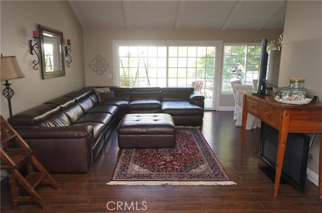 Foto del edificio - 322 Dover Ave