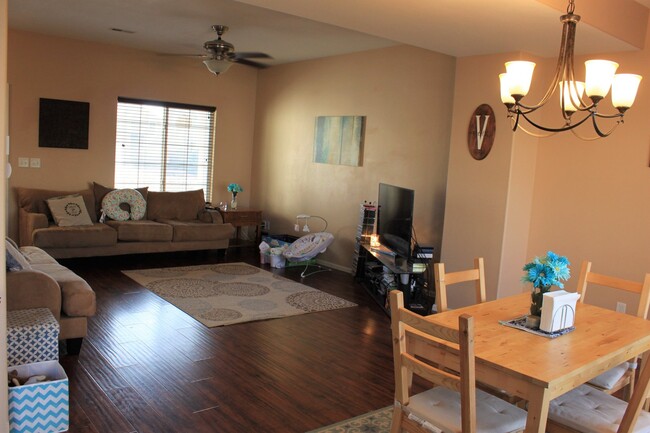 Building Photo - 10757 Deer Meadow Cir