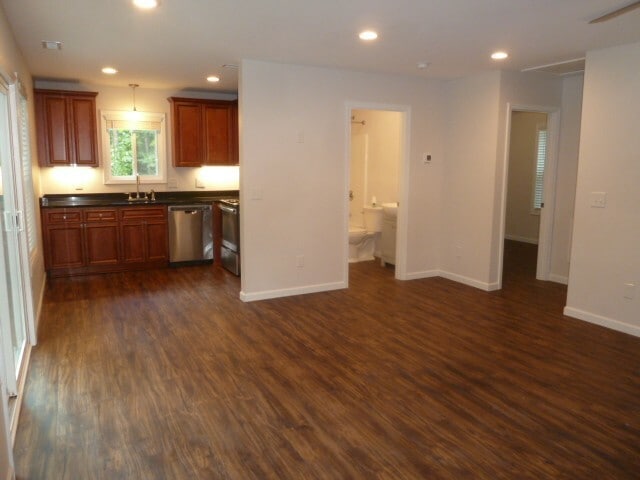 Building Photo - Sleek and Stylish, newly renovated 2 bedro...