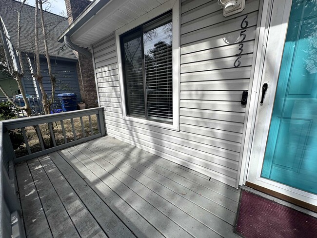 Building Photo - 6536 Valene Ct