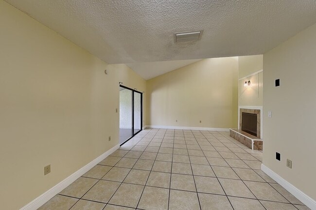 Building Photo - 479 Prestwick Pl