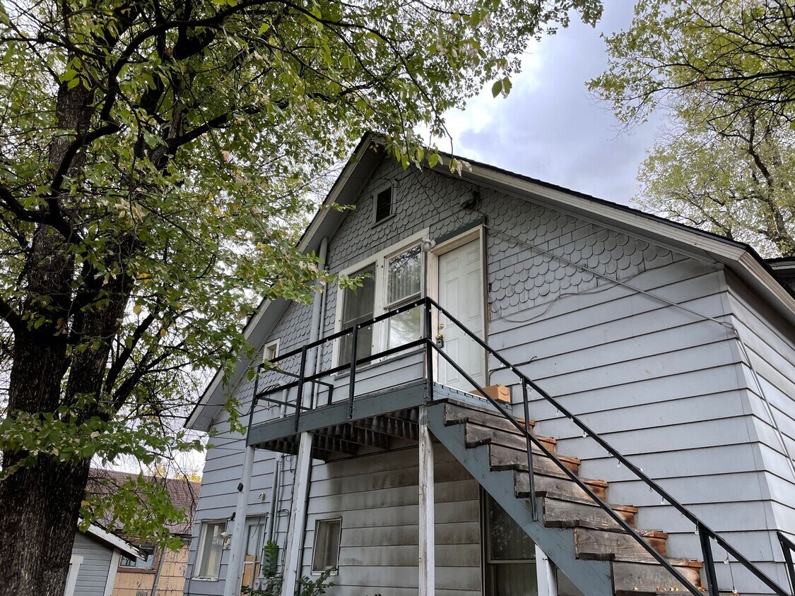 Primary Photo - 1305-1307 Denver Ave