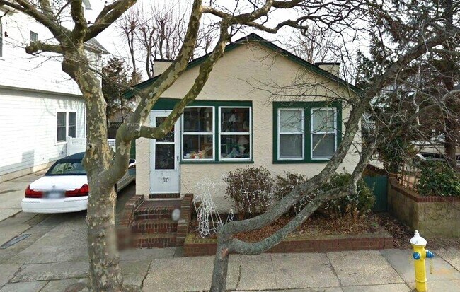 Building Photo - 83 Mineola Ave