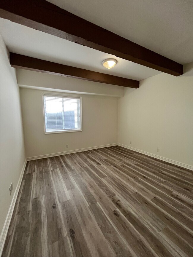 Foto del edificio - 535 Loma Vista St