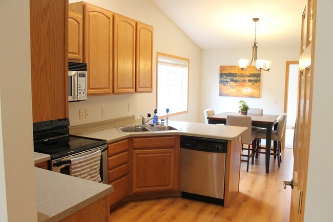 Building Photo - 1025 Kristy Ln