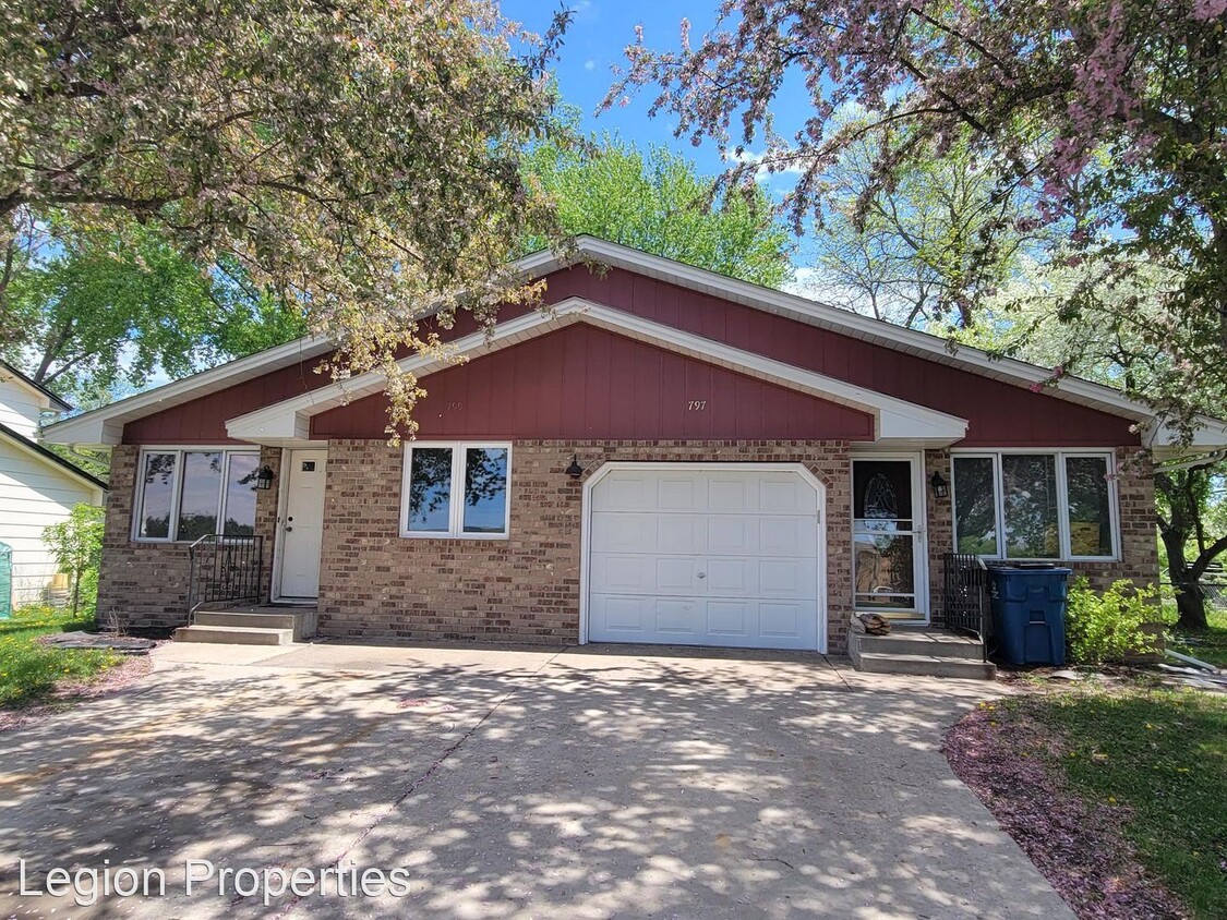 Primary Photo - 3 br, 1 bath House - 797 Greenway Ave. N.