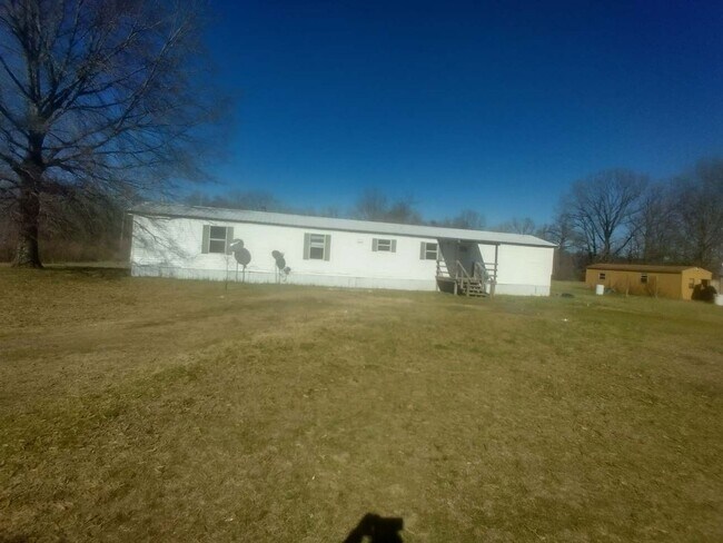 Building Photo - 4 BR 2 Bath 1,216 sq ft singlewide mobile ...