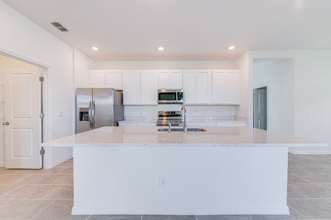 Building Photo - 2354 Lancashire St