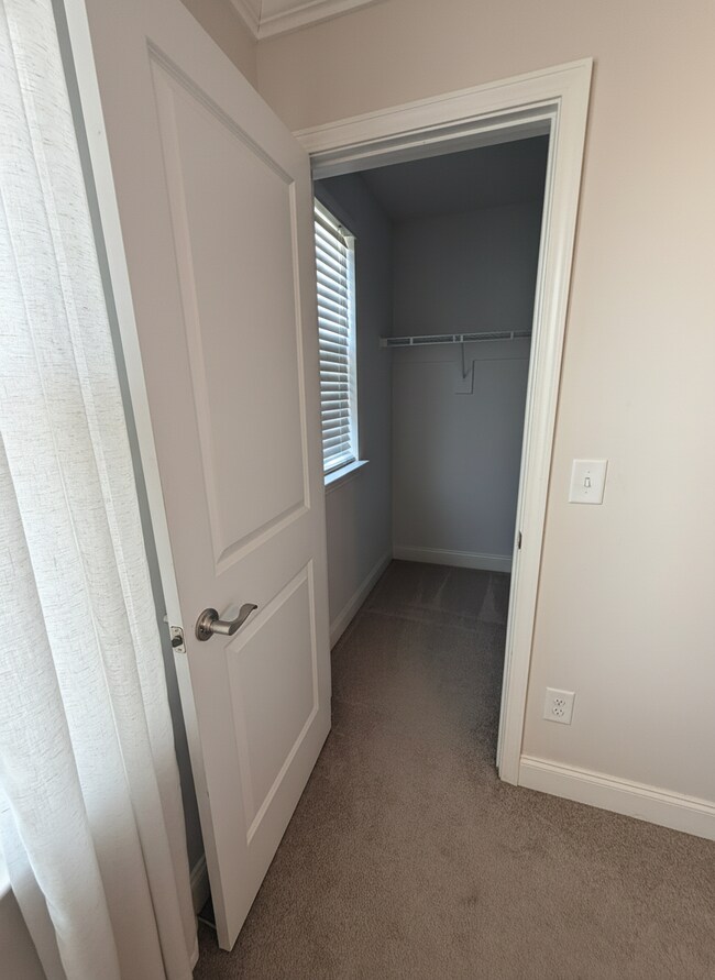 Foto del edificio - 1037 Milson Ln