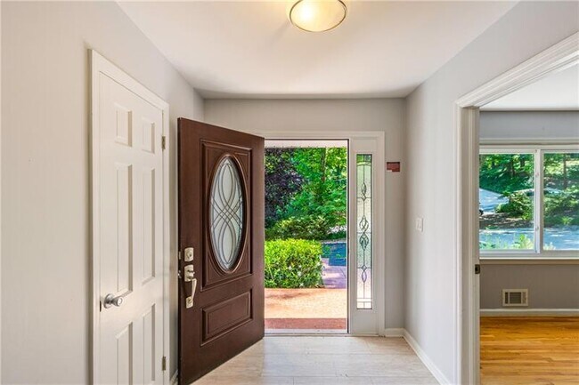 Building Photo - 220 River Springs Ct NW